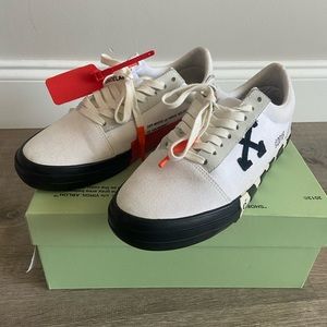 Off-White Vulcanised Canvas Low Top Sneakers